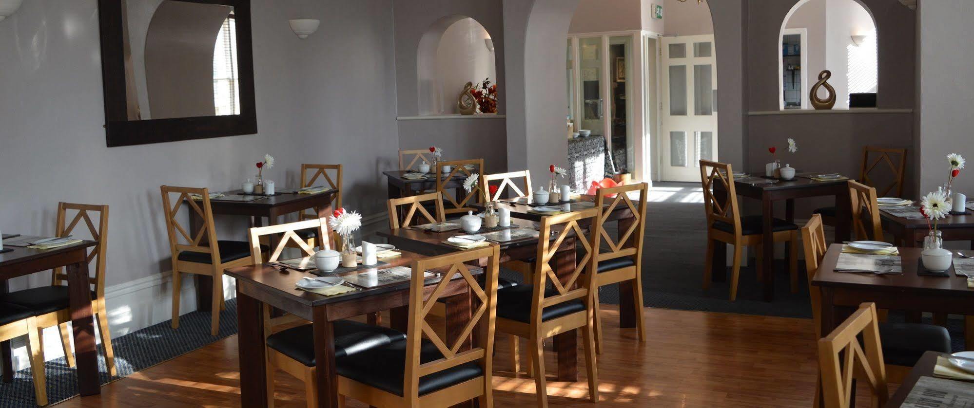 The Sheldon B&B - Free Private Parking Истбурн Экстерьер фото